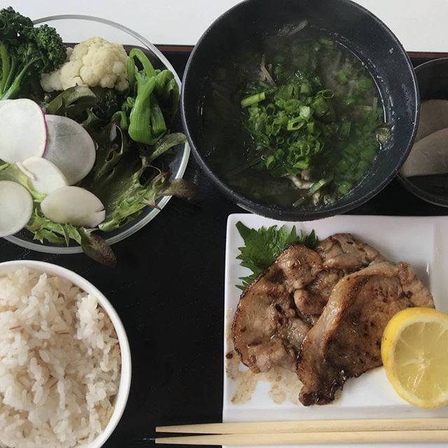 本日の日替わりお味噌汁定食です W ゞおかずはご飯合う豚肉のしょうが焼きです 滋賀 草津 ココナッツオイルとオーガニックのカフェ Cocoやしcafe 本日の日替わりお味噌汁定食です W ゞおかずはご飯合う豚肉のしょうが焼きです 滋賀 草津 ココナッツオイルとオーガニックのカフェ Cocoやしcafe